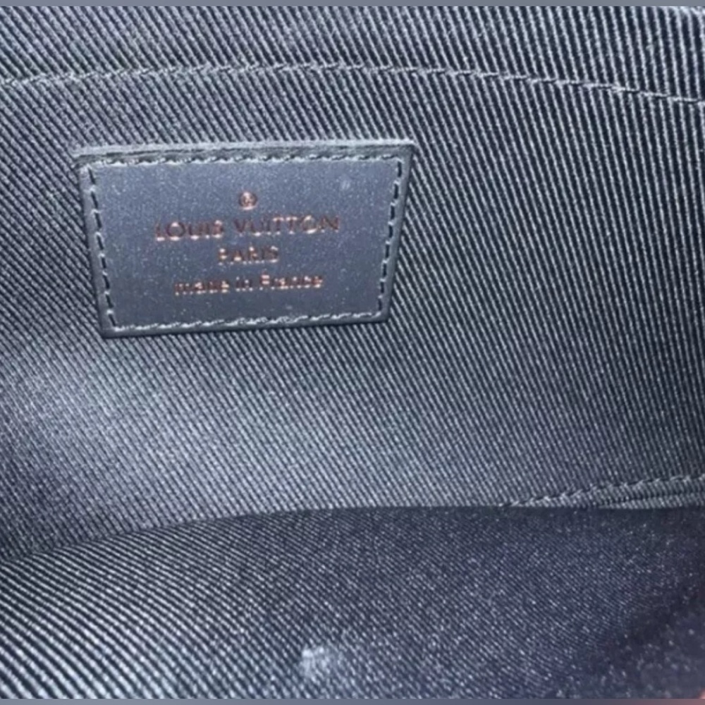 Louis Vuitton Monogram Discovery Pochette Limited Edition Upside Down - Picture 7 of 9